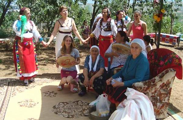“Перемешанные нити” этнических болгар в Голо-Бырдо
