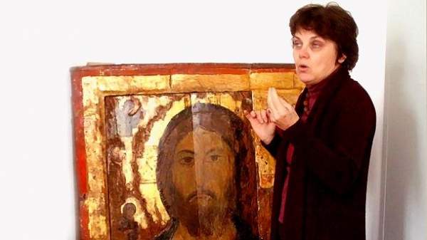 Йорданка Дечева отреставрировала уникальную икону ХІ-ХІІ вв.