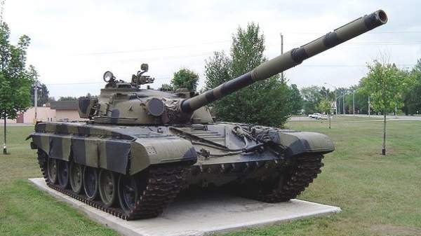 Министерство обороны продает танки и боевые самолеты