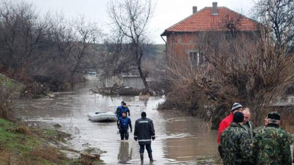 Зимние бедствия в Болгарии унесли жизни людей и причинили ущерб в миллионы левов