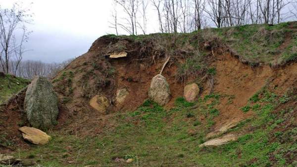 Граждане настаивают: Верните каменной гробнице у села Старо-Железаре «изгнанный дух фракийцев»