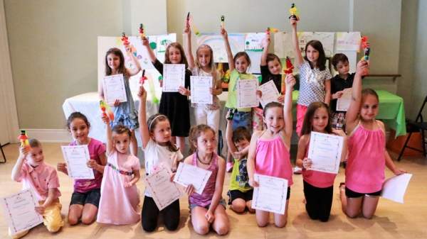 «Родной очаг» приобщает болгарских детей в Торонто к болгарской культуре