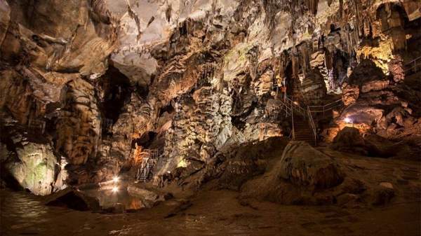Прохладная прогулка по пещерам Врачанского Балкана