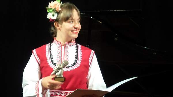 Талантливые болгарские дети со всего мира получили отличия на конкурсах Государственного агентства по делам болгар за рубежом