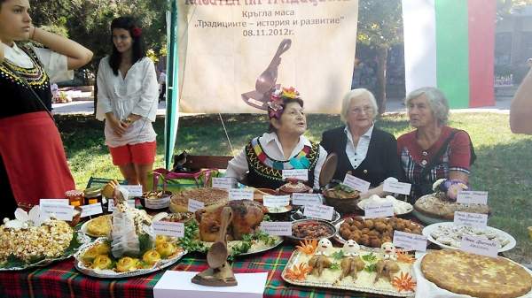 Золотую осень в селе Джулюница встречают праздником традиционных блюд
