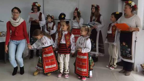 Болгарская школа воссоздает уголок родины для наших соотечественников в испанском городе Аликанте