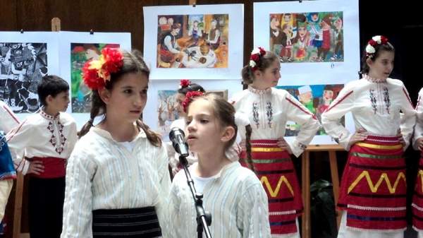 Маленькие болгары за границей переводят на иностранные языки мудрость болгарского народа