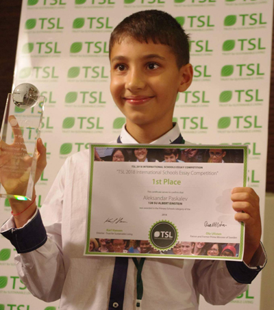 Болгарский мальчик заслужил международное отличие за свое эссе, посвященное охране мирового океана
