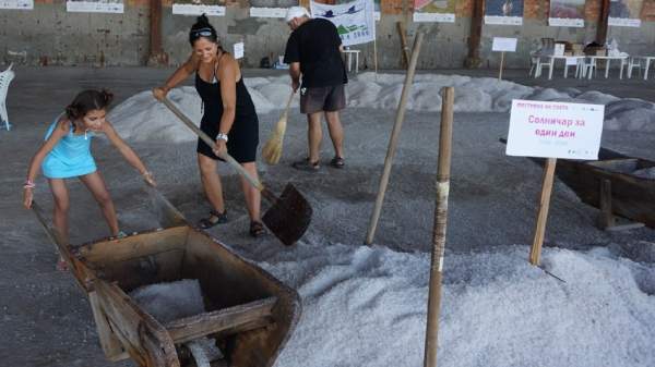 Фестиваль соли – незабываемое переживание на берегу Атанасовского озера