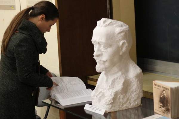 Фотовыставка представляет Михайло Паращука – украинского скульптора, преобразившего Софию