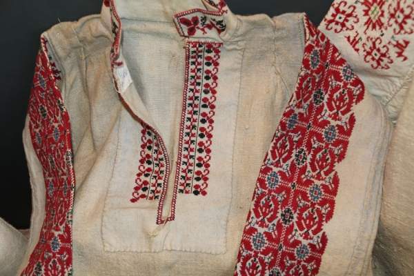«По вышивке их узнаете» – пестрая выставка из фондов четырех болгарских музеев
