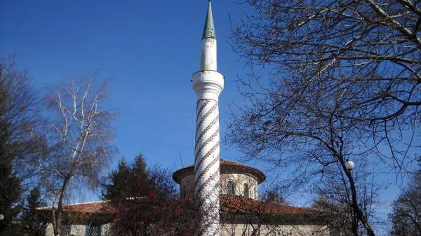 Болгарские зодчие воздвигли Байракли мечеть в Самокове