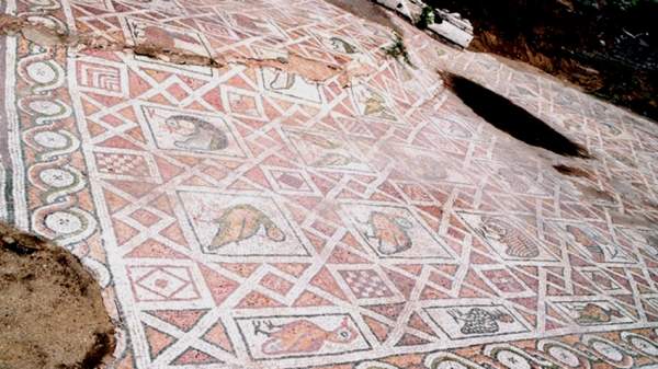 Старинные мозаики в Пловдиве дополняют его ретро-очарование