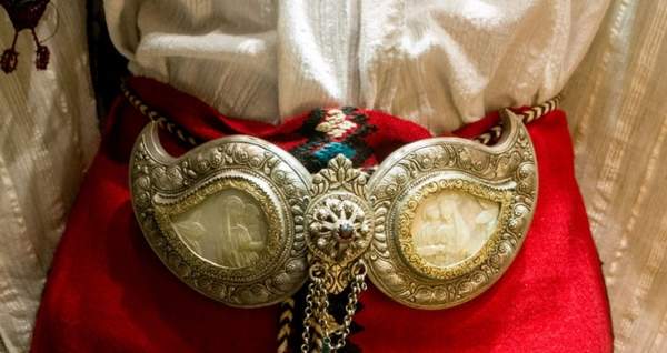Болгарские пряжки для пояса – загадочное сплетение символов и посланий