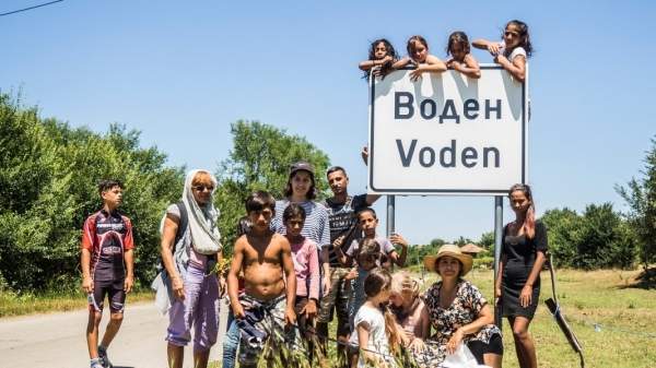 Как два молодых артиста вдохнули новую жизнь в село Воден