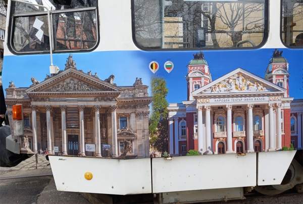 «Галереи на колесах» едут по улицам Софии