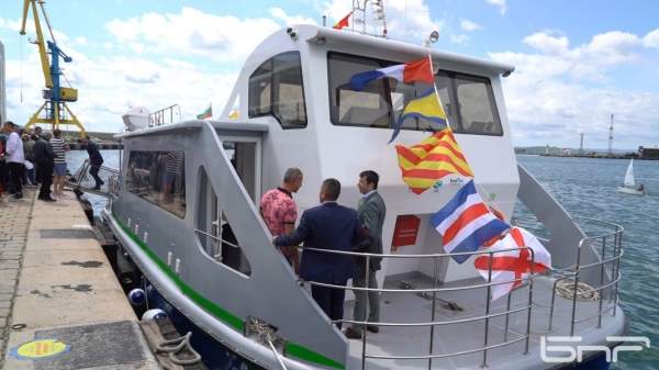 Эко-катамаран будет катать туристов по Бургасскому заливу