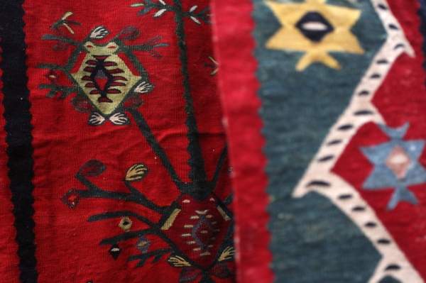 Семья из США передала в дар городу Чипровци ценные ковры