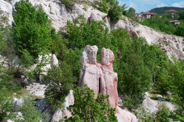 Природные феномены Каменные грибы и Окаменевшая свадьба близ Кырджали окутаны легендами