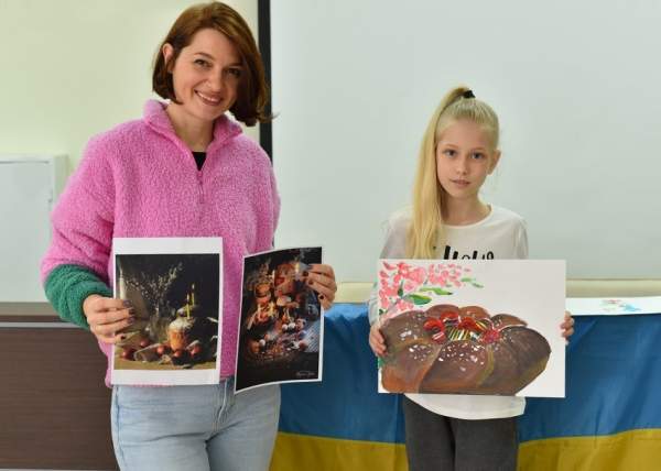 Выставка рисунков детей-беженцев в Бургасе