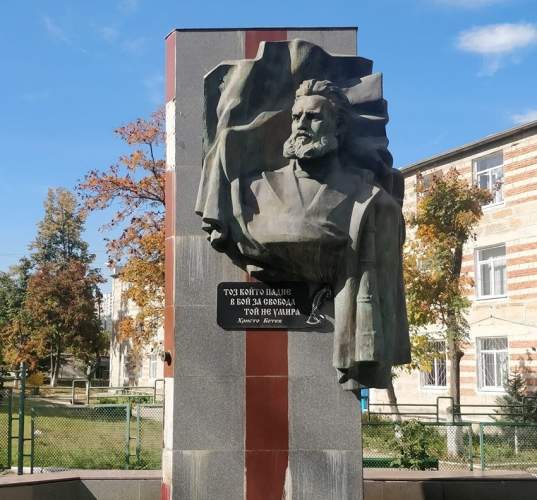Памятники Христо Ботеву за пределами Болгарии