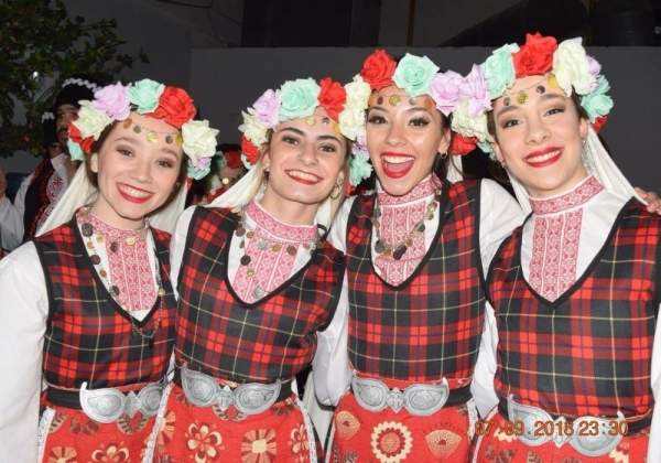 В Патагонии шьют болгарские национальные костюмы, играют на годулке и выращивают болгарский чабер