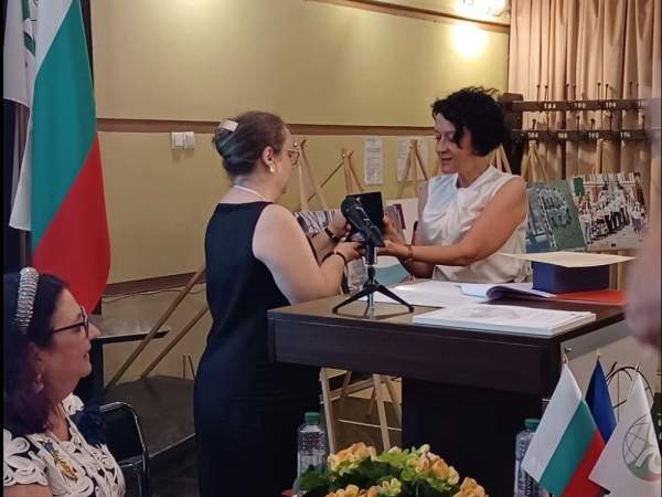 Ассоциация болгарских школ за рубежом ждет ряда ответов от государства