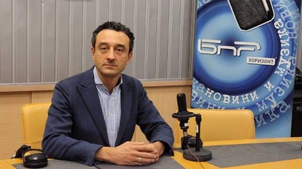 Новые досрочные выборы в Болгарии откладывает выход из политического лабиринта