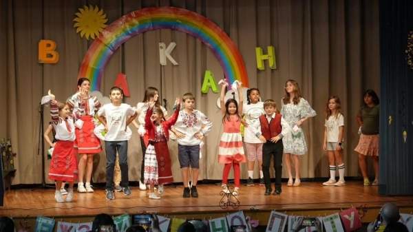 Музыка – это кратчайший путь к изучению болгарского языка для детей из школы "Родной край" в Нью-Джерси