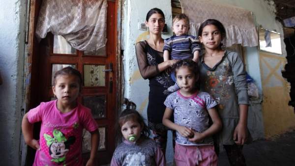 Более 25% болгарских детей до 17 лет подвержены риску бедности
