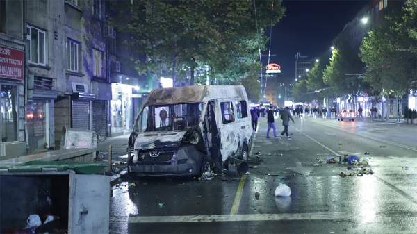Беспрецедентные столкновения полиции и протестующих в Софии