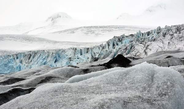 Болгарские ученые разрабатывают аппаратуру для изучения движения ледников в Антарктиде