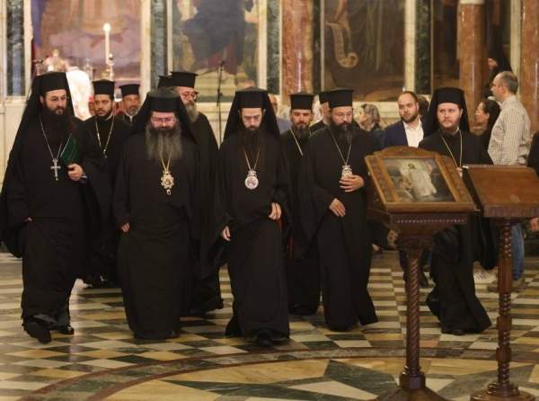 В Сливенской епархии новый митрополит, перед Синодом его встретили возгласами "Недостоин"