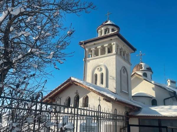 Тишина, свет и духовность: Клисурский монастырь Святой Петки зимой