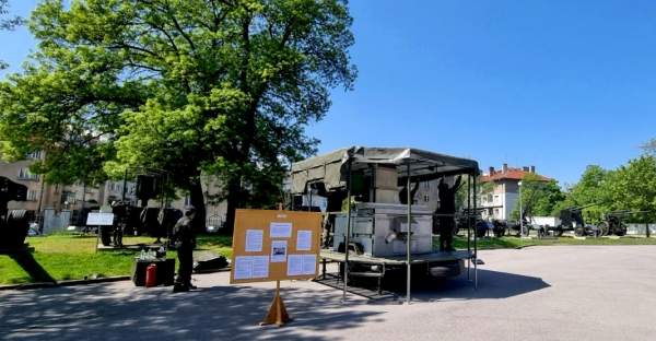 Экспонаты в Национальном военно-историческом музее оживают в праздник Болгарской армии