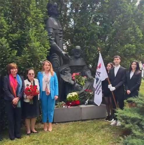 Праздник болгарской азбуки и культуры отмечают во многих краях мира
