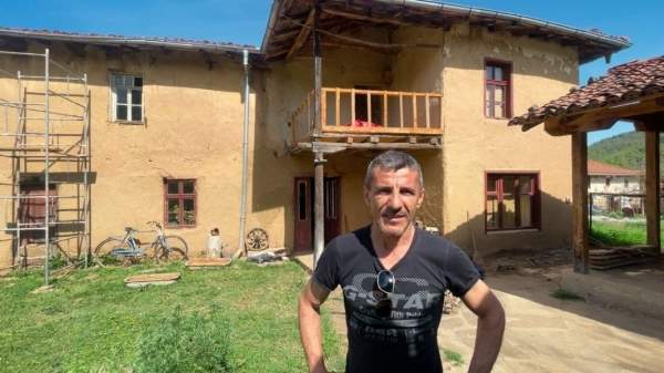 Кирпич, глина и ностальгия - село Мандрица и его необыкновенные дома
