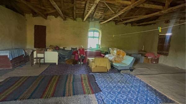 Кирпич, глина и ностальгия - село Мандрица и его необыкновенные дома