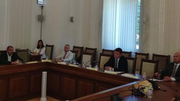 "Выбери Болгарию" – государство будет привлекать болгар без гражданства из диаспор