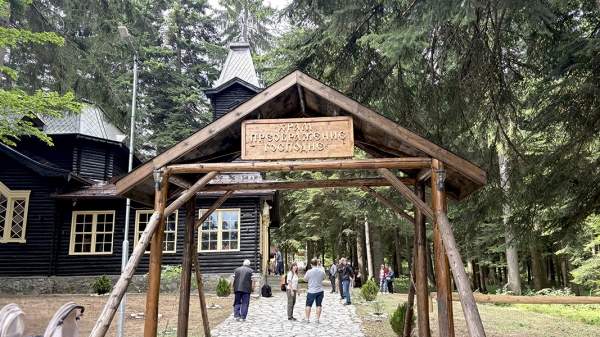 Единственная деревянная церковь в Болгарии отметила свой храмовый праздник