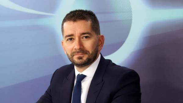 Отсутствие кворума, скандалы и дружественный огонь – стабильно ли правительство?