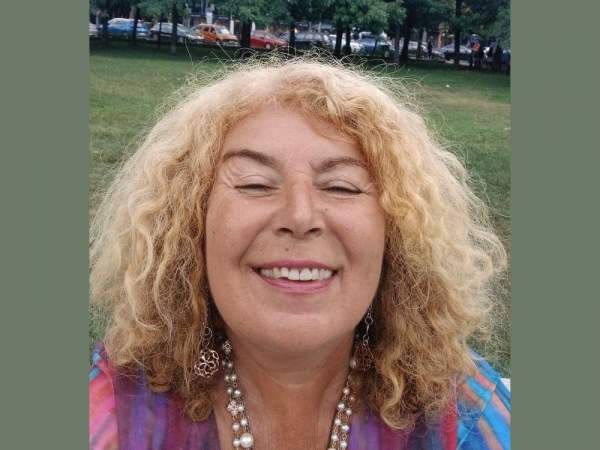 Десислава Цветкова и ее поэтические сопоставления Болгарии и Объединенной Европы