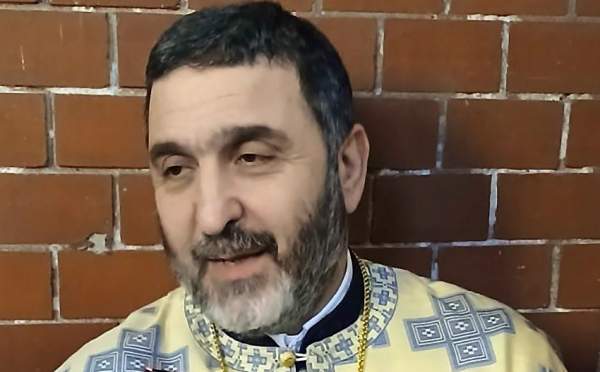 Отец Юлиян Ангелов помогает болгарам в Женеве обрести другие измерения богатства Отец Юлиян Ангелов помогает болгарам в Женеве обрести другие измерения богатства