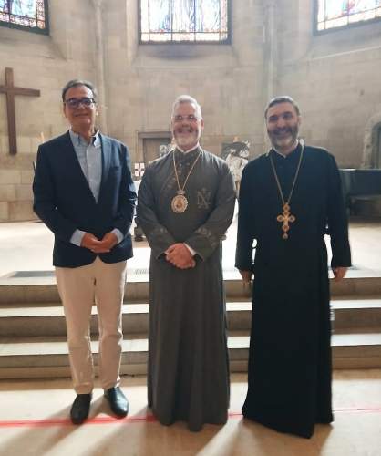 Отец Юлиян Ангелов помогает болгарам в Женеве обрести другие измерения богатства Отец Юлиян Ангелов помогает болгарам в Женеве обрести другие измерения богатства