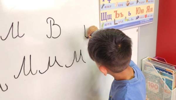 В Афинах обсуждают взаимосвязь между искусственным интеллектом и преподаванием В Афинах обсуждают взаимосвязь между искусственным интеллектом и преподаванием