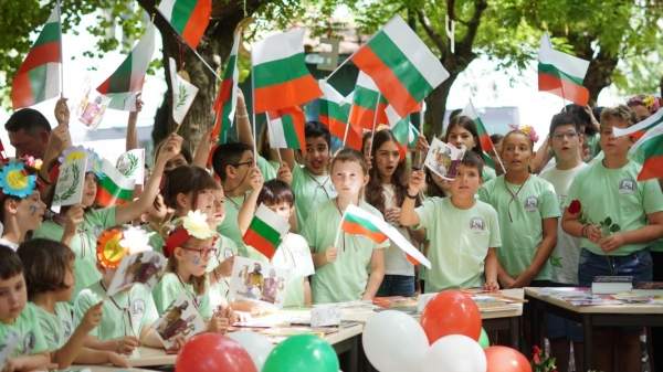 В Афинах обсуждают взаимосвязь между искусственным интеллектом и преподаванием В Афинах обсуждают взаимосвязь между искусственным интеллектом и преподаванием