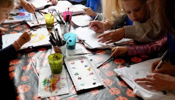 "Чудовищный" фестиваль в Докторском саду "Чудовищный" фестиваль в Докторском саду