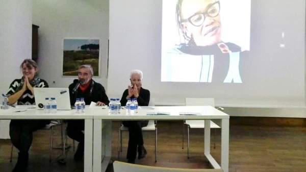 "Под светом светлячков" - выставка о самосожжениях в Болгарии в 2013 году