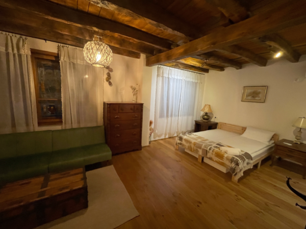 Среди водопадов и пещер – Деветакское плато предлагает и деревенский туризм с особым колоритом