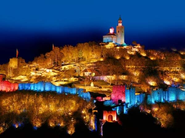 Четыре десятилетия в Велико-Тырново рассказывают историю Болгарии в "Звуке и свете"